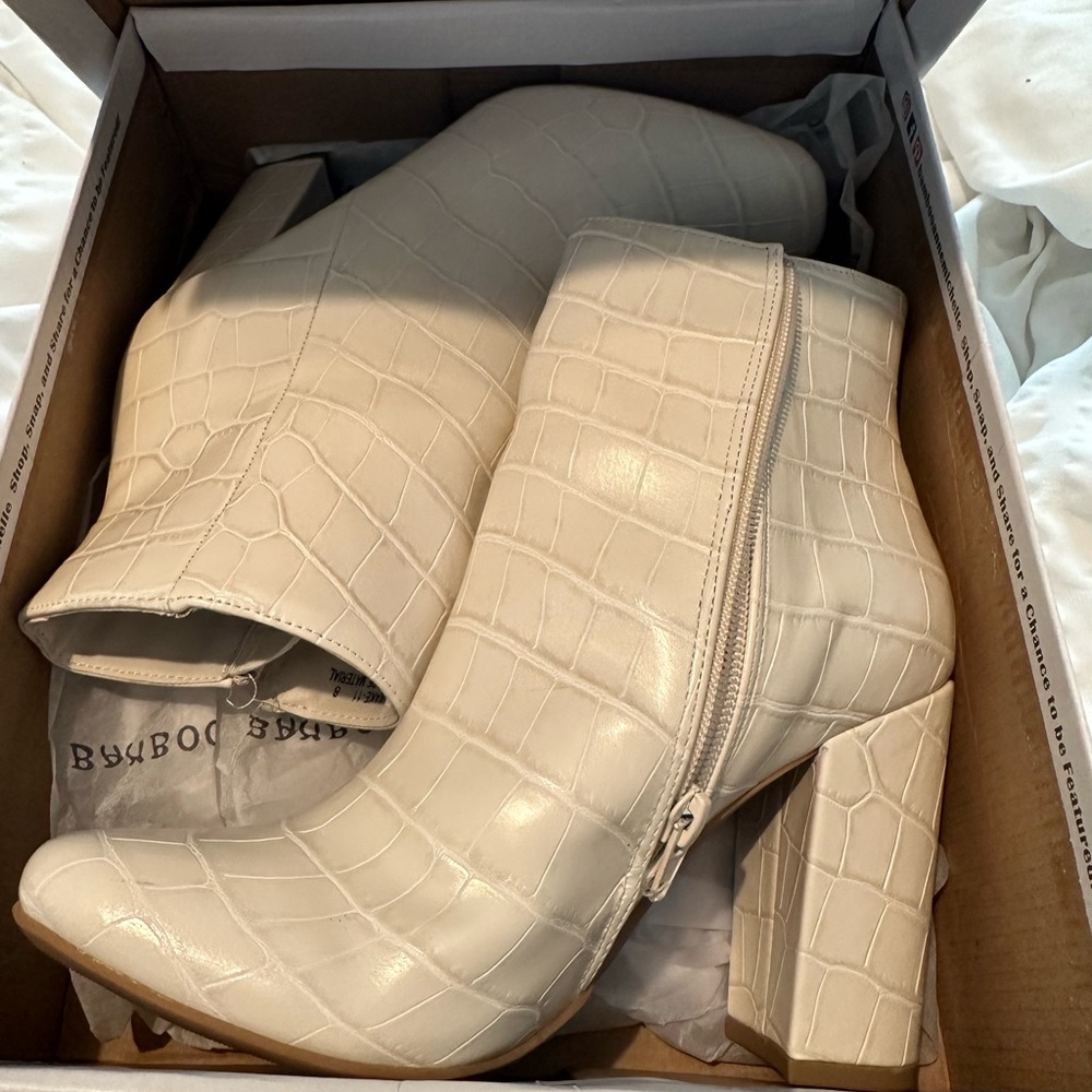 Bamboo, size 8, NWOT